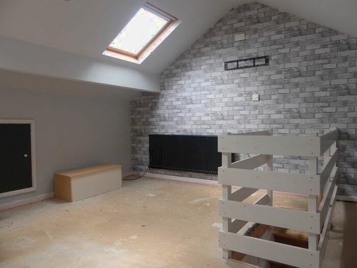 2 Bedroom Terraced House For Sale In Counthill Road, Oldham, OL4