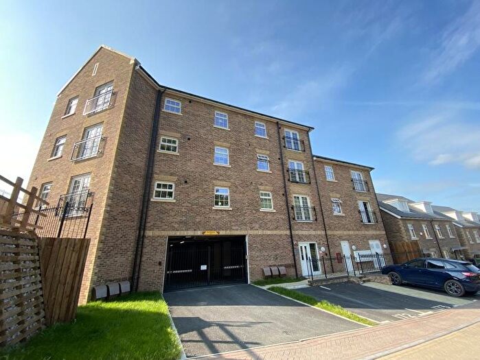 2 Bedroom Flat To Rent In Little Meadow Court, Watermark Road, Maidstone, Kent, ME14