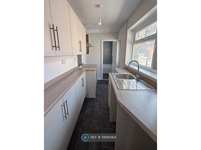 2 Bedroom Terraced House To Rent In Livingstone St, Stoke-On-Trent, ST6