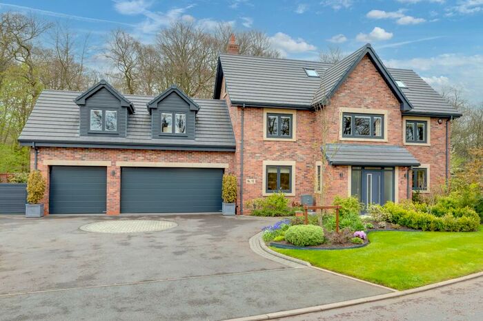 5 Bedroom Detached House For Sale In Gleadhill House Gardens, Euxton, PR7