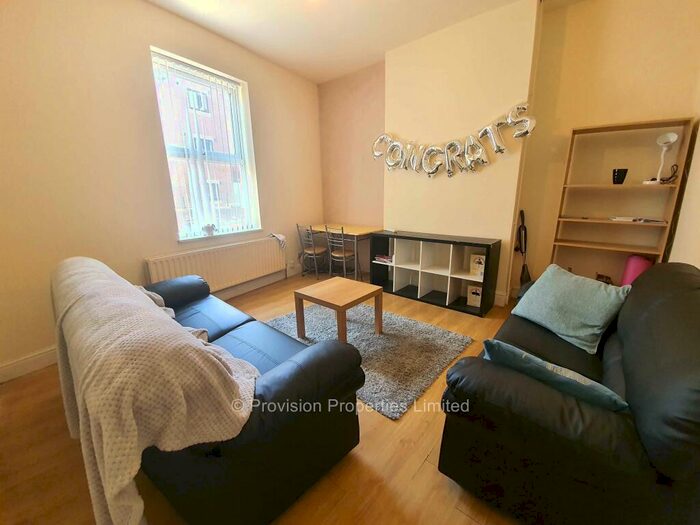 4 Bedroom Terraced House To Rent In Harold Walk, Hyde Park, Leeds, LS6