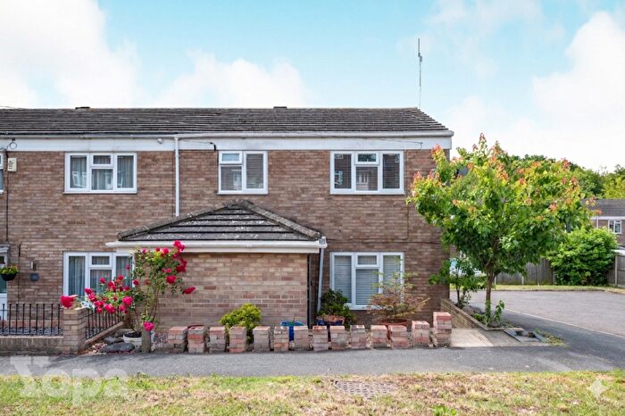 3 Bedroom End Of Terrace House For Sale In Ingress Gardens, Greenhithe, DA9