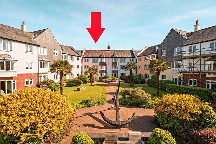 2 Bedroom Flat For Sale In Royalist Court, Port Pendennis, Falmouth, TR11