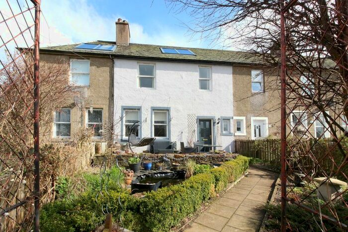 3 Bedroom Terraced House For Sale In Springwell Brae, Biggar, ML12