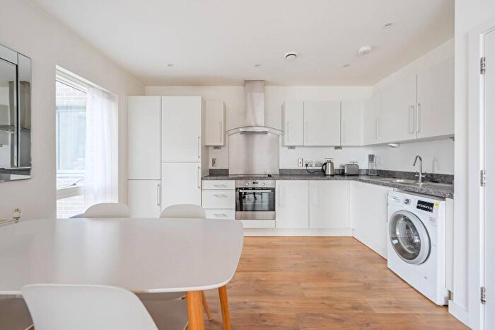 2 Bedroom Flat To Rent In Magellan Boulevard, Gallions Reach, London, E16
