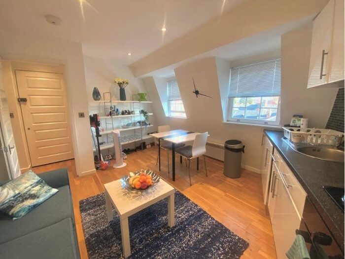 1 Bedroom Flat To Rent In Kings Road, Reading, Berkshire, RG1