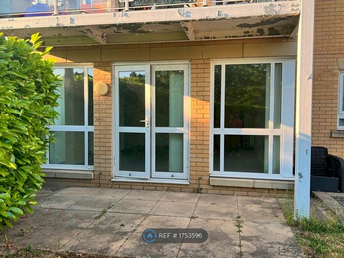 2 Bedroom Flat To Rent In Reflex Apartments, Bromley, BR2