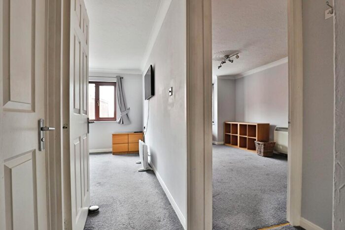 1 Bedroom Flat For Sale In Cleveland Road, Bournemouth, Dorset, BH1