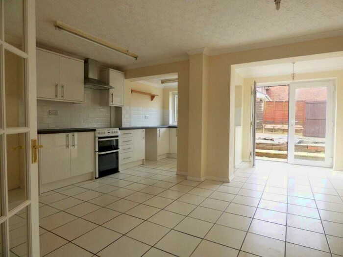 3 Bedroom End Of Terrace House To Rent In North Hills Close, Weston Super Mare, BS24