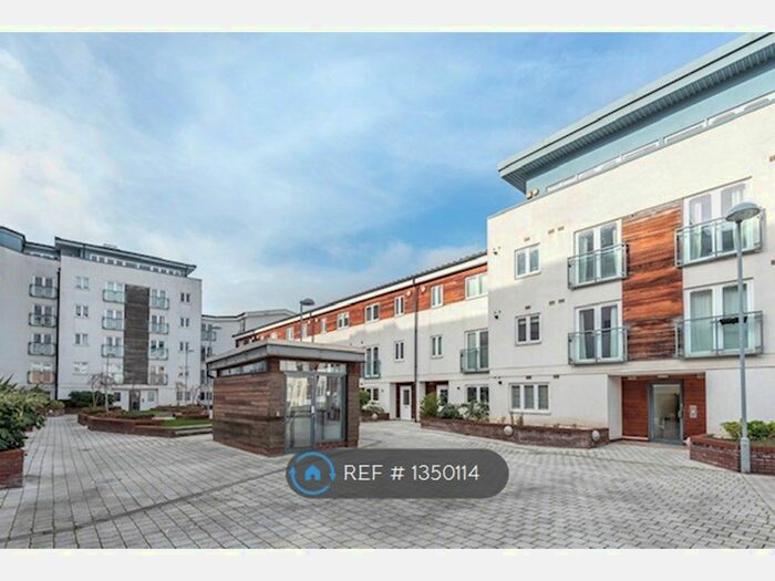 2 Bedroom Flat To Rent In Stane Grove, London, SW9