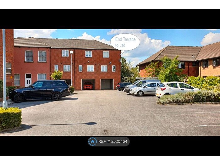 2 Bedroom End Of Terrace House To Rent In Dene House Court, Leeds, LS2