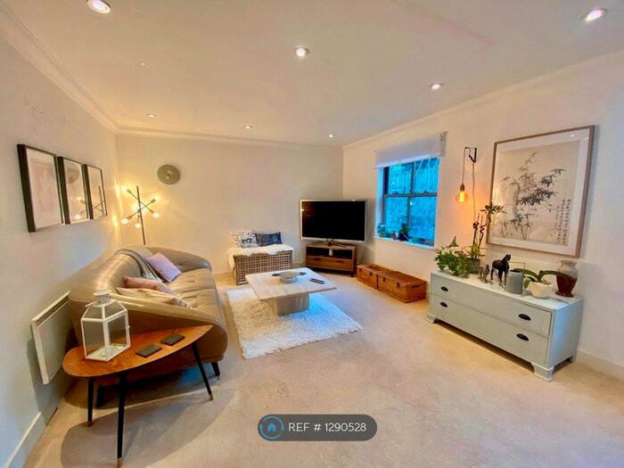 2 Bedroom Flat To Rent In Cardiff, Cardiff CF10