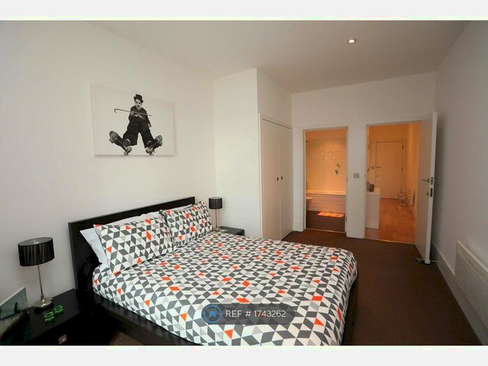 2 Bedroom Flat To Rent In Copenhagen Street, London, N1