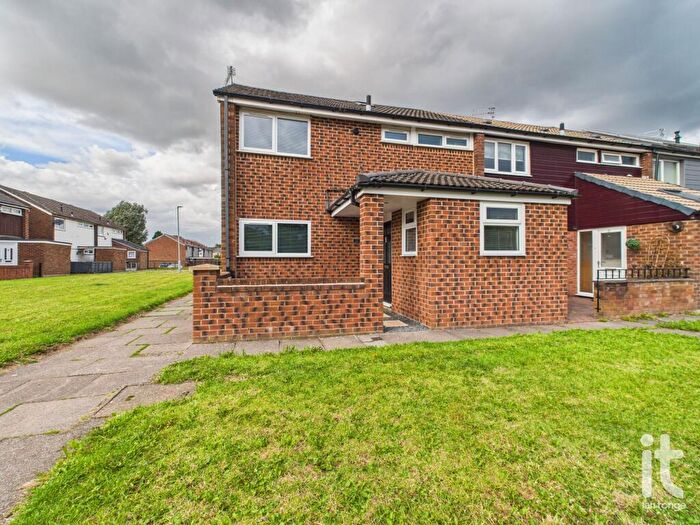 3 Bedroom Mews For Sale In Wrights Bank South, Offerton, Stockport, SK2