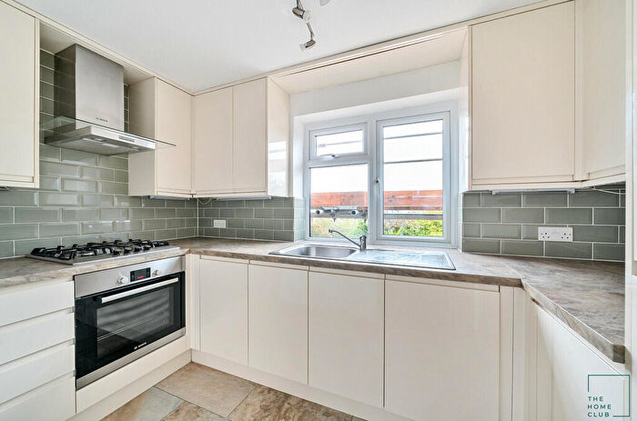 1 Bedroom Apartment To Rent In Windsor Close, Guildford, GU2