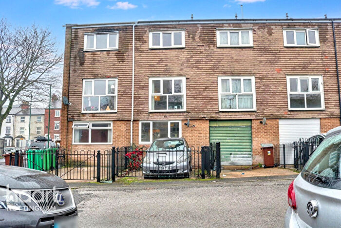3 Bedroom Terraced House To Rent In Manston Mews, Nottingham, NG7