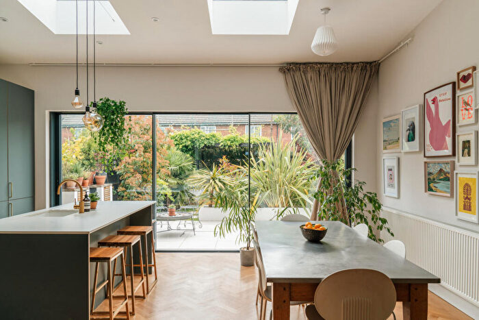 3 Bedroom Terraced House For Sale In Woodlands Road, London, E11