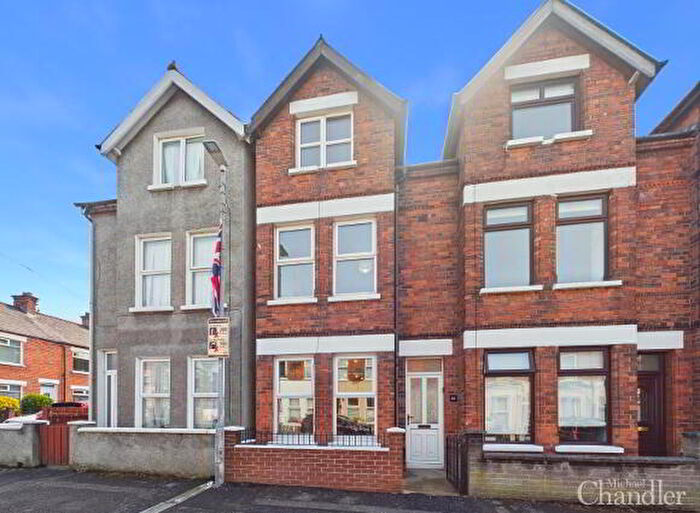 3 Bedroom Mid Terraced House For Sale In Dunraven Avenue, Belfast, BT5