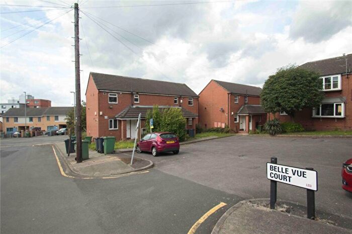 1 Bedroom Flat To Rent In Belle Vue Court, Leeds, West Yorkshire, LS3
