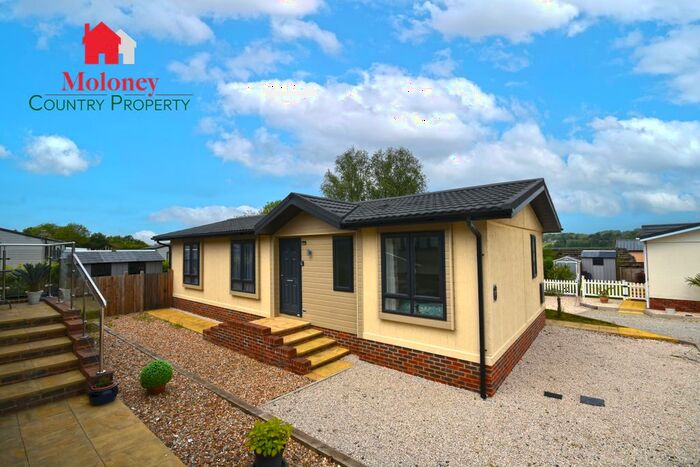 2 Bedroom Mobile/park Home For Sale In Rother Valley, Northiam, East Sussex, TN31