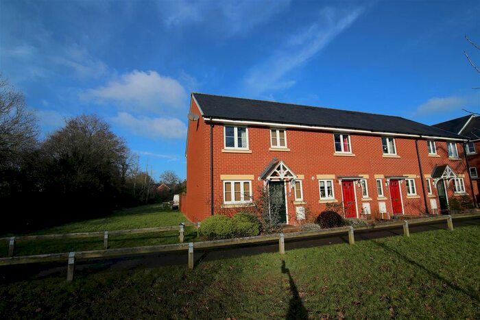 3 Bedroom Semi-Detached House To Rent In Webbers Way, Tiverton, EX16