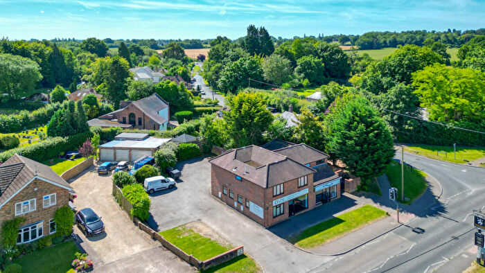 2 Bedroom Apartment For Sale In Cryers Hill Road, Cryers Hill, High Wycombe, HP15