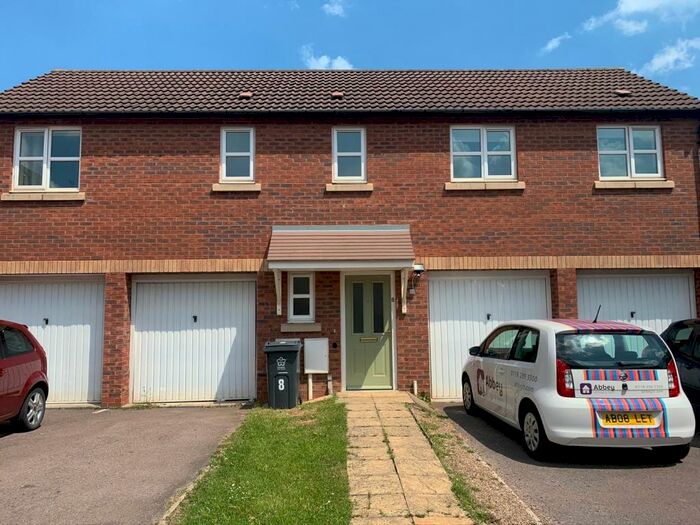 2 Bedroom Coach House To Rent In Sockburn Close, Hamilton, Leicester, LE5