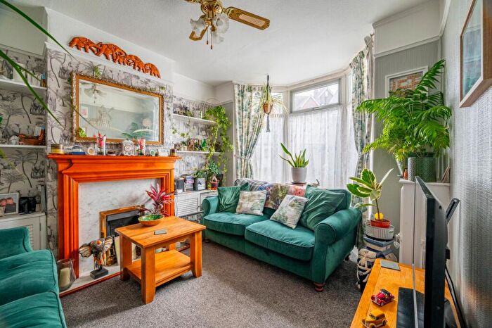 3 Bedroom Terraced House For Sale In Carlton Road, Lowestoft, NR33