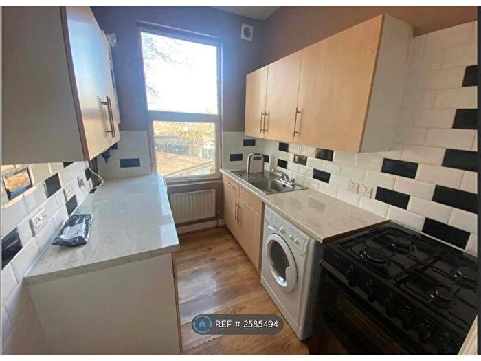 2 Bedroom Flat To Rent In Barham Close, Wembley, HA0