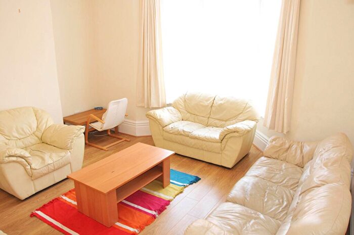 6 Bedroom Terraced House To Rent In Manor House Road, Jesmond, Newcastle Upon Tyne, NE2