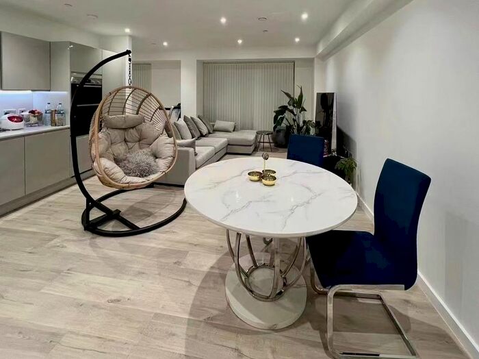 3 Bedroom Flat To Rent In Peto Street North, London, E16