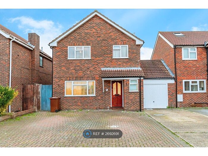 4 Bedroom Detached House To Rent In Corral Close, Chatham, ME5