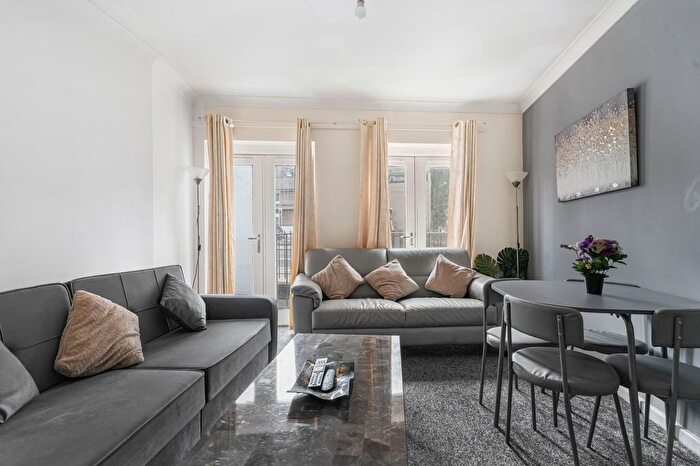 2 Bedroom Flat For Sale In Dairy Farm Place, Lavender House, SE15