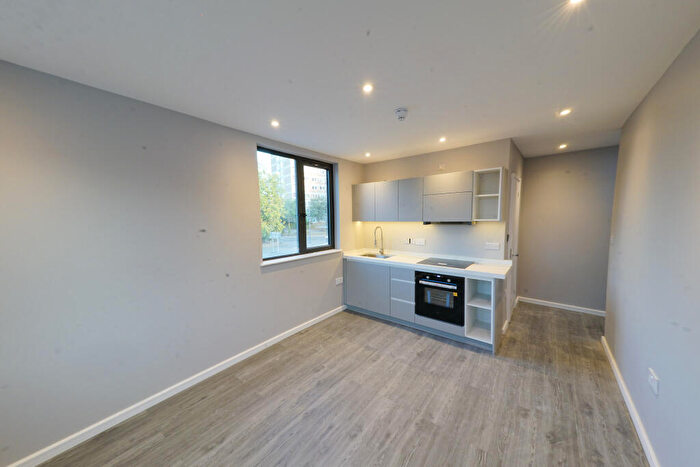 Apartment To Rent In Lenside Apartments, Maidstone, ME15
