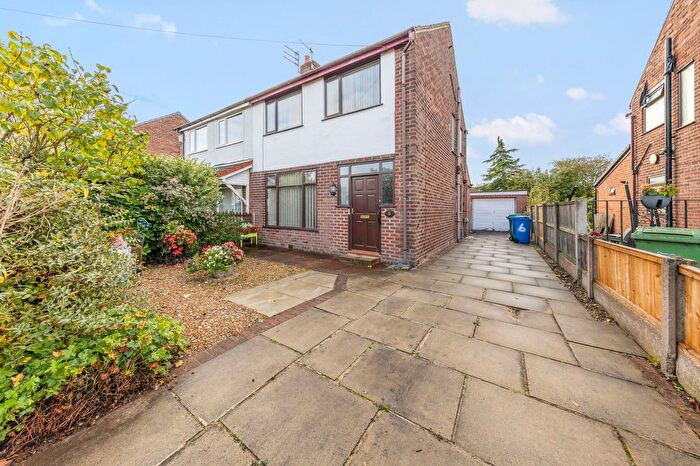 3 Bedroom Semi Detached House For Sale In Sandfield Crescent, Glazebury, WA3