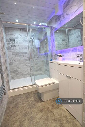 1 Bedroom Flat To Rent In Cross Street, Reading, RG1