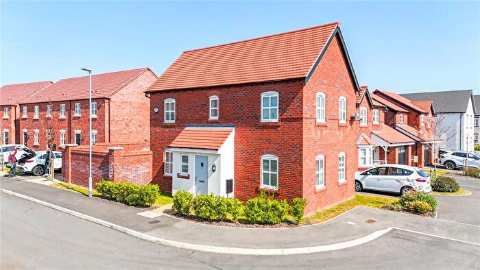 3 Bedroom Detached House For Sale In Hutchinson Close, Tamworth, Staffordshire, B79
