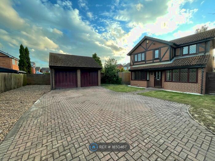 4 Bedroom Detached House To Rent In Reading, Reading, RG6