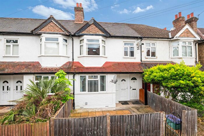 2 Bedroom Maisonette For Sale In Kimble Road, Colliers Wood, SW19