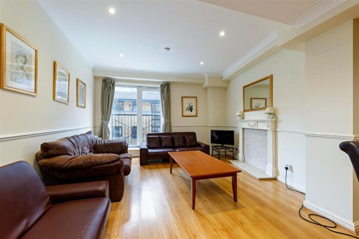 1 Bedroom Flat To Rent In Royal Tower Lodge, Cartwright Street, London, E1
