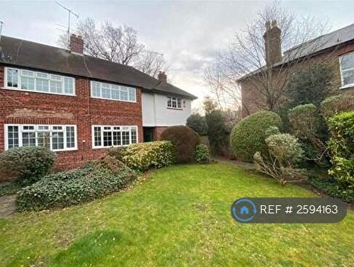 2 Bedroom Flat To Rent In Kingston Upon Thames, Kingston Upon Thames, KT2