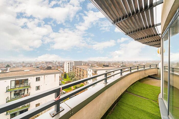 1 Bedroom Flat For Sale In Durnsford Road, Wimbledon, SW19