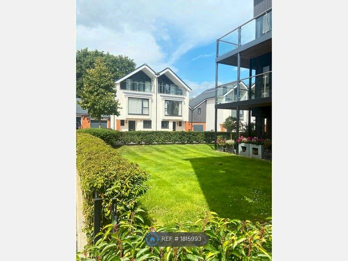 3 Bedroom Semi-Detached House To Rent In Huxley Drive, Surrey, RH8