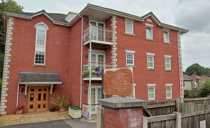 2 Bedroom Flat To Rent In Chaplin Close, Salford, M6