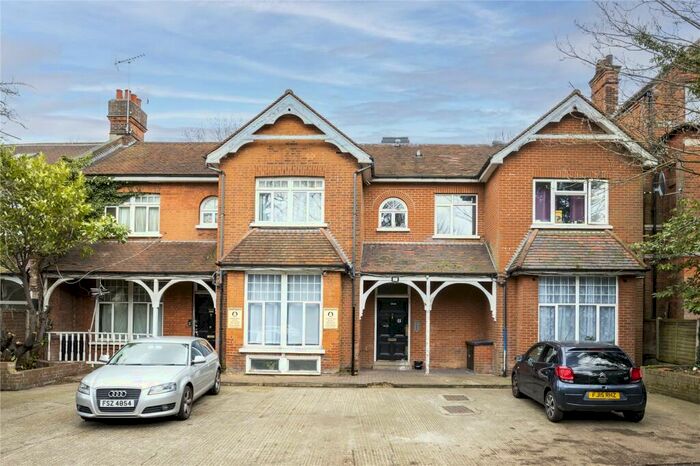 Apartment To Rent In Colney Hatch Lane, Muswell Hill, London, N10