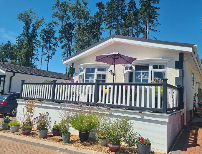 2 Bedroom Mobile/park Home For Sale In Castle Lake, Tedstone Wafre, HR7