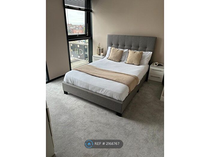 4 Bedroom Flat To Rent In The Glass House, Hull, HU1