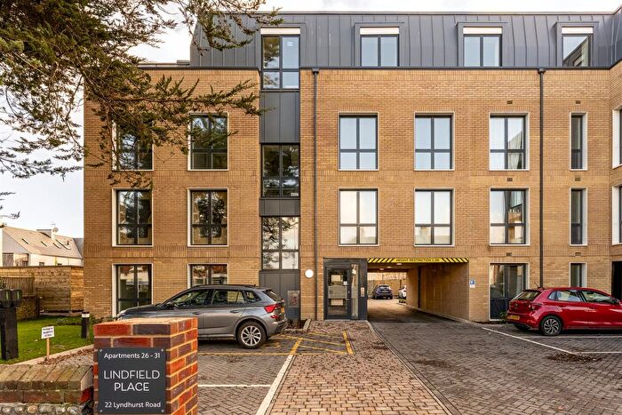 1 Bedroom Flat For Sale In Lindfield Place, Worthing, BN11