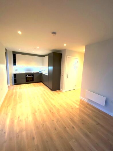 2 Bedroom Flat To Rent In Aspin Lane, Manchester, M4