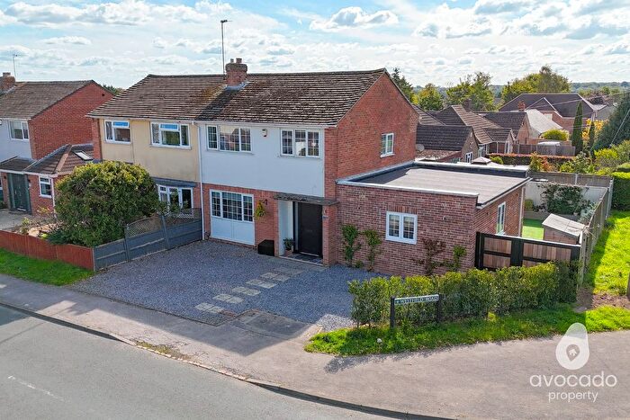 3 Bedroom Semi-Detached House For Sale In Westfield Road, Thatcham, RG18